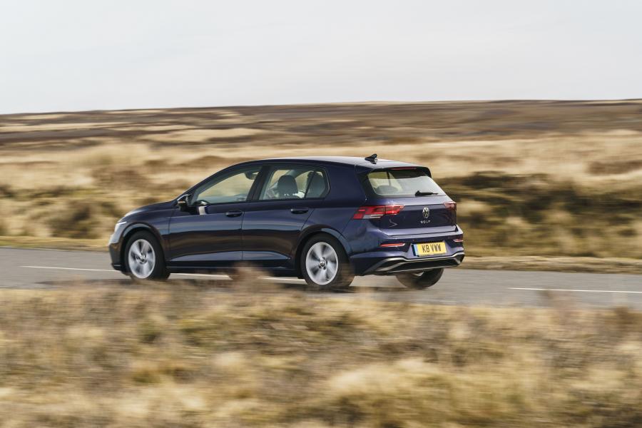  Volkswagen Golf Life 2020 года  (UK) (фото 13 из 40)